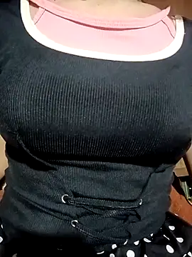 LenaLy2k online show from 11/27/25, 12:29