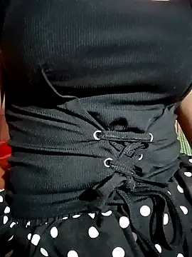 LenaLy2k online show from 11/28/25, 02:47