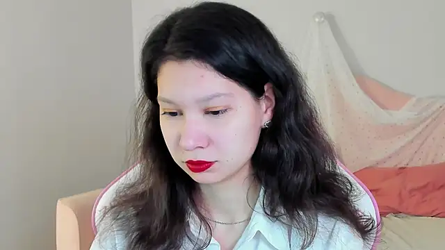 SaraDenars online show from 11/18/25, 05:12