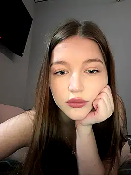 Snapshot of hopbunny chatting on 11/09/25, 12:36 hopbunny online show from 11/09/25, 12:36