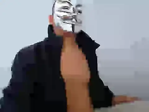 Snapshot of luminos- chatting on 11/06/25, 02:07 luminos- online show from 11/06/25, 02:07