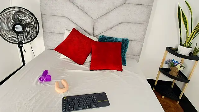 KimberlyFox t online show from 02/18/26, 12:23