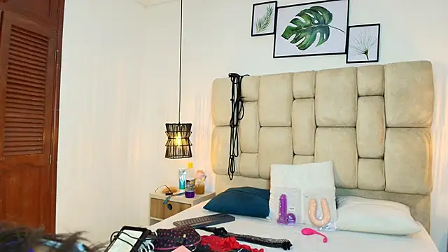 Snapshot of KimberlyFox_t chatting on 05/14/26, 12:56 KimberlyFox t online show from 05/14/26, 12:56