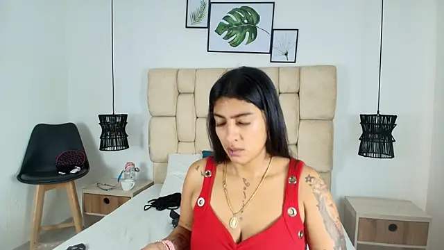 Snapshot of KimberlyFox_t chatting on 05/21/26, 12:56 KimberlyFox t online show from 05/21/26, 12:56