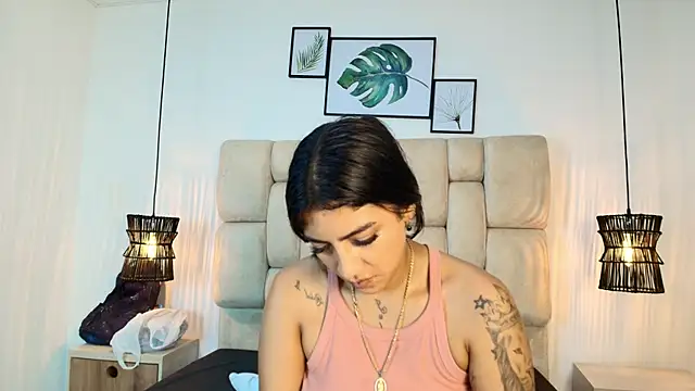 Snapshot of KimberlyFox_t chatting on 06/05/26, 12:55 KimberlyFox t online show from 06/05/26, 12:55