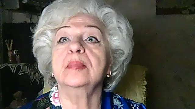 ValeriaKroww online show from 03/18/26, 04:37