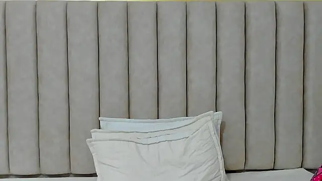 Lilith Aliany  online show from 11/04/25, 12:04