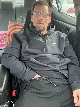 biggdaddyandqueenn online show from 12/17/25, 06:47