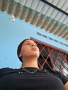 lapicarona18 online show from 11/18/25, 03:05