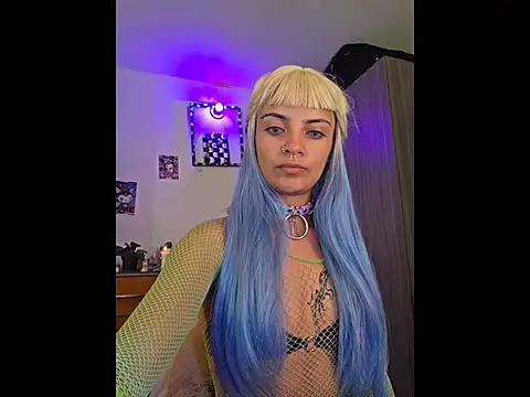 Lila bratzz online show from 11/28/25, 08:11