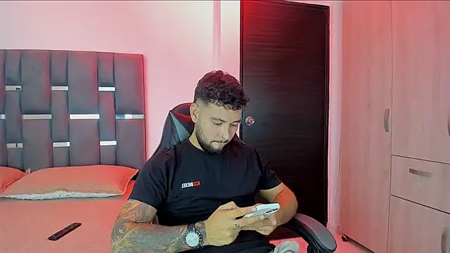 Snapshot of noah_corvelle chatting on 11/07/25, 11:16 noah corvelle online show from 11/07/25, 11:16