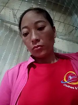 Snapshot of oanh-oanhbay chatting on 11/18/25, 10:47 oanh-oanhbay online show from 11/18/25, 10:47