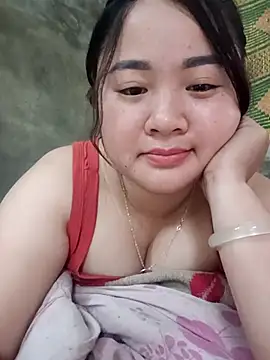 Bee-bgolden online show from 11/17/25, 01:55