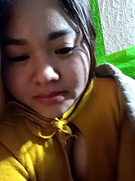 Bee-bgolden online show from 11/28/25, 02:53