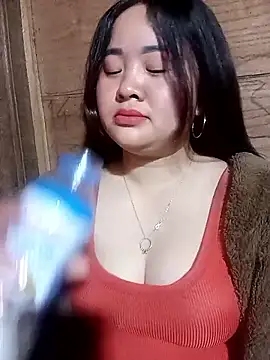 Bee-bgolden online show from 01/13/26, 02:22