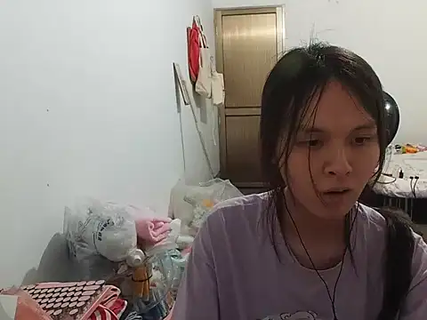 Snapshot of RebelAura chatting on 06/11/26, 04:49 RebelAura online show from 06/11/26, 04:49