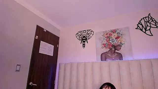 Isabella Crofts online show from 12/17/25, 03:12