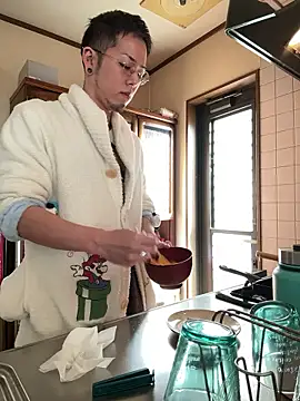 Snapshot of ippei0001 chatting on 02/18/26, 11:44 ippei0001 online show from 02/18/26, 11:44