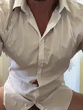 Snapshot of hommedure75 chatting on 11/04/25, 11:31 hommedure75 online show from 11/04/25, 11:31