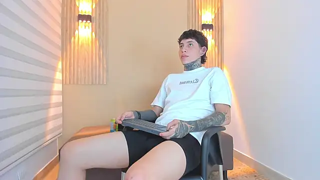 DANTE ARMSTRONG online show from 12/05/25, 03:37