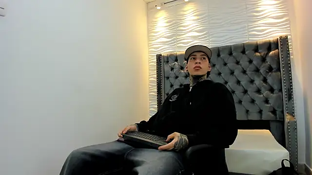 DANTE ARMSTRONG online show from 12/19/25, 03:46