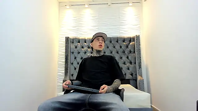 DANTE ARMSTRONG online show from 12/20/25, 03:46