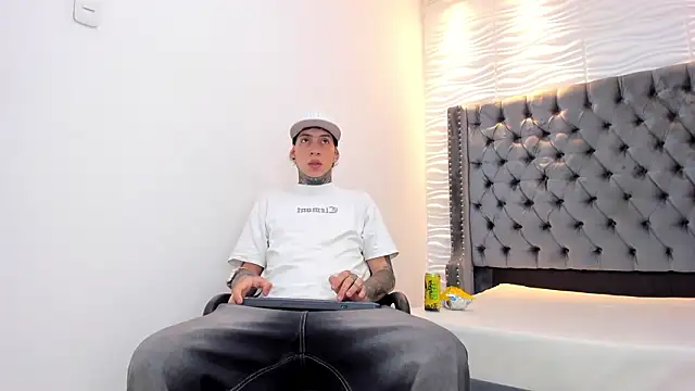 DANTE ARMSTRONG online show from 01/14/26, 03:56