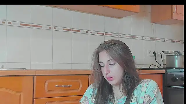 jessica kitti online show from 11/10/25, 09:41