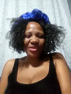Snapshot of Mommy_Sienna chatting on 05/25/26, 09:21 Mommy Sienna online show from 05/25/26, 09:21