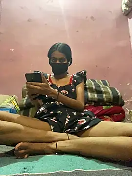 Snapshot of Thaper_Meera2 chatting on 05/31/26, 08:10 Thaper Meera2 online show from 05/31/26, 08:10