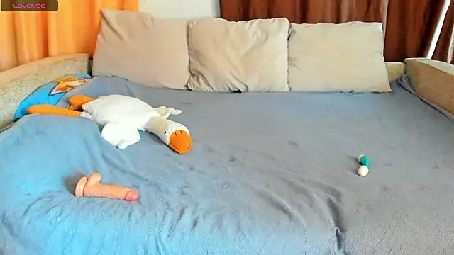 Eva purrr  online show from 02/06/26, 09:12