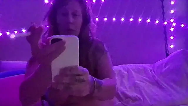 Redriddinghood8 online show from 11/16/25, 03:34