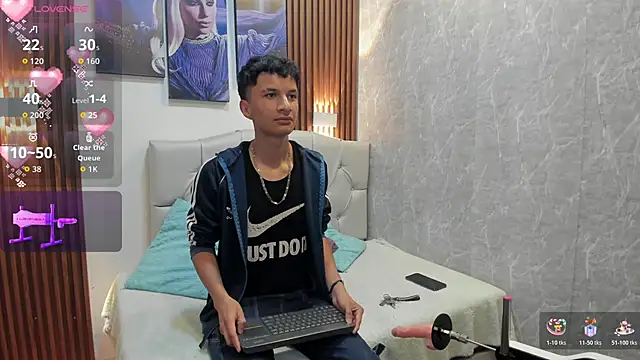 Snapshot of Elian_Julian chatting on 11/08/25, 08:07 Elian Julian online show from 11/08/25, 08:07