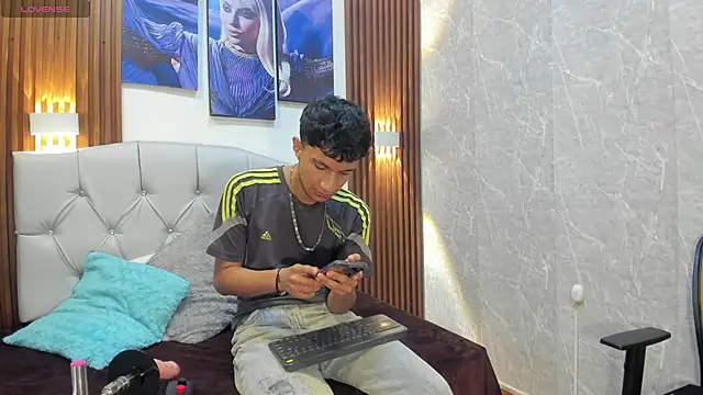 Elian Julian online show from 11/15/25, 11:43