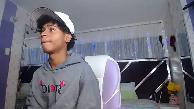 Santy bigcock 01 online show from 04/22/26, 12:07