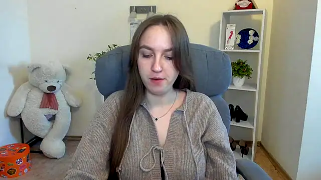 Snapshot of Nesie-Stoun chatting on 11/18/25, 09:47 Nesie-Stoun online show from 11/18/25, 09:47