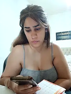 Snapshot of nahiarabiel33 chatting on 11/07/25, 01:55 nahiarabiel33 online show from 11/07/25, 01:55