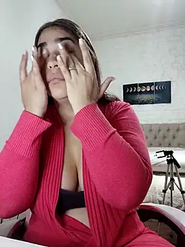 nahiarabiel33 online show from 04/11/26, 06:34