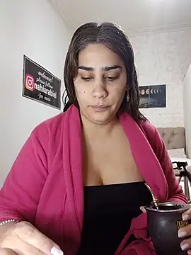 nahiarabiel33 online show from 05/03/26, 04:13