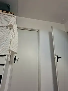 Snapshot of inamx69x chatting on 11/18/25, 09:25 inamx69x online show from 11/18/25, 09:25