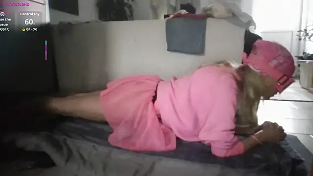 Snapshot of inamx69x chatting on 11/25/25, 08:25 inamx69x online show from 11/25/25, 08:25