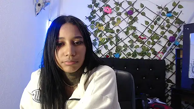 lyam ebony  online show from 12/23/25, 01:25