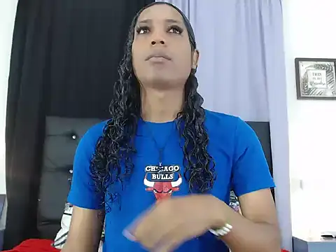 MiaCoock online show from 11/12/25, 12:27