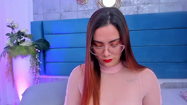Snapshot of SaraAlvarezx chatting on 03/15/26, 03:45 SaraAlvarezx online show from 03/15/26, 03:45