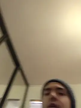 Snapshot of lucky_swimmer chatting on 11/26/25, 03:02 lucky swimmer online show from 11/26/25, 03:02