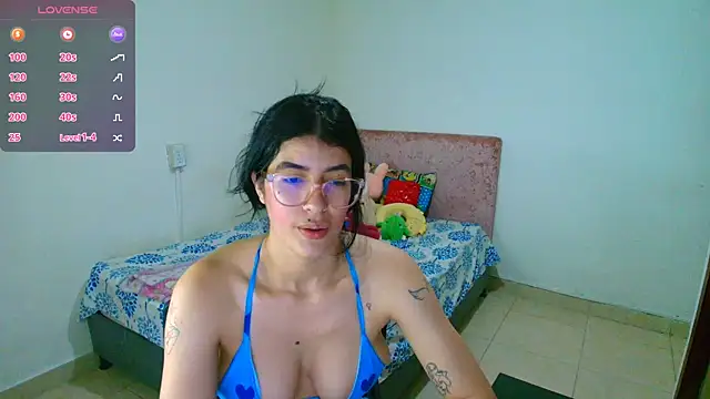 Snapshot of Kassandra_0304 chatting on 05/08/26, 11:59 Kassandra 0304 online show from 05/08/26, 11:59