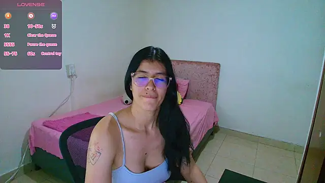 Snapshot of Kassandra_0304 chatting on 05/21/26, 01:01 Kassandra 0304 online show from 05/21/26, 01:01