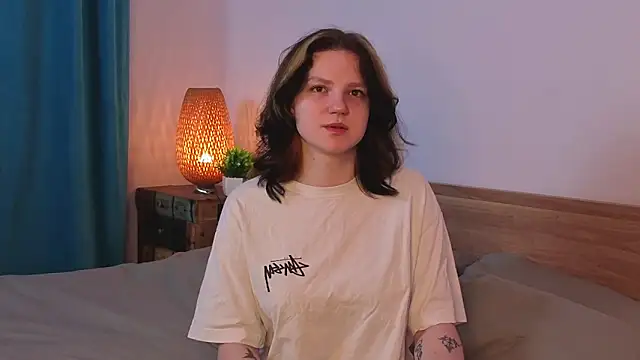 LatinaHuguenin online show from 04/05/26, 09:12