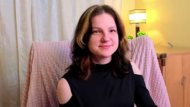 LatinaHuguenin online show from 04/08/26, 09:04