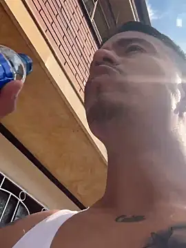 Snapshot of RaySullivan chatting on 11/17/25, 07:52 RaySullivan online show from 11/17/25, 07:52